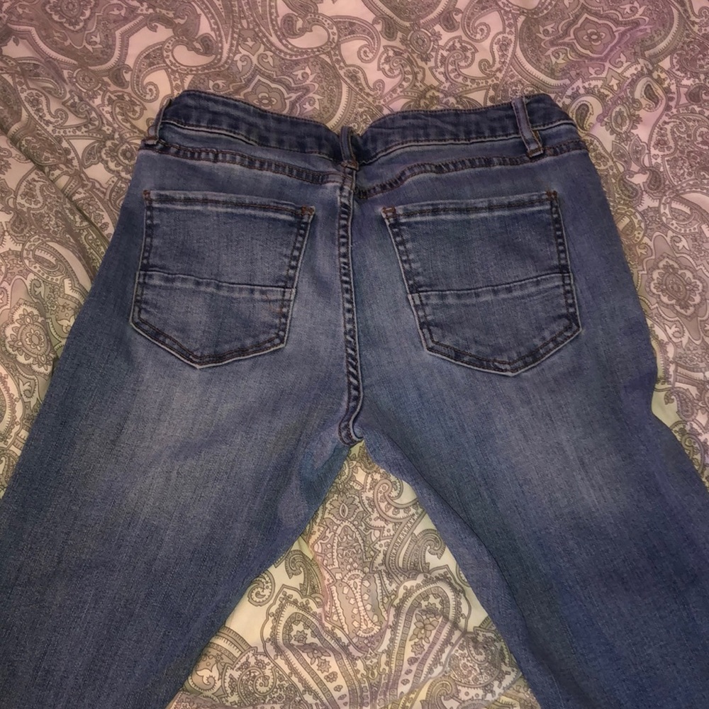 Skinny jeans/ Ripped - Picture 2 of 3